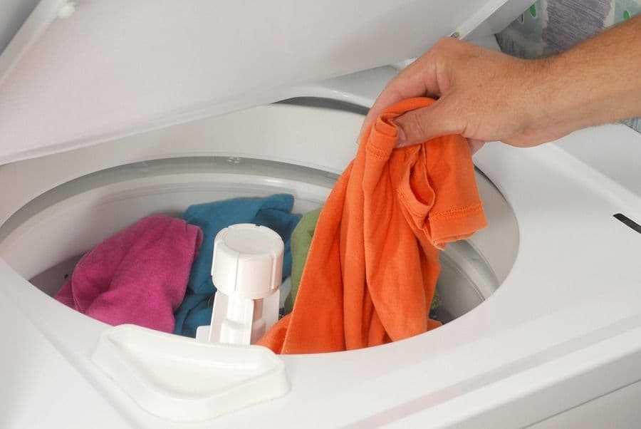 fewa-main-imgi_193_bigstock-Laundry-5919844.jpg